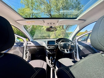 Used Peugeot 208 2016 for sale - 78400479: Photo