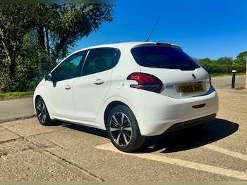 Used Peugeot 208 2016 for sale - 78400479: Photo