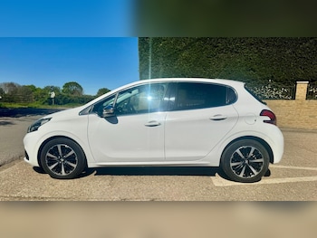 Used Peugeot 208 2016 for sale - 78400479: Photo
