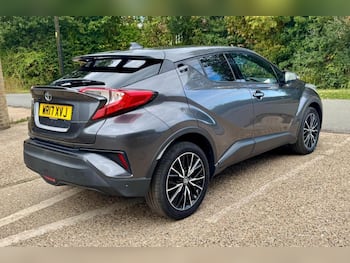 Used Toyota C-HR 2017 for sale - 79685343: Photo