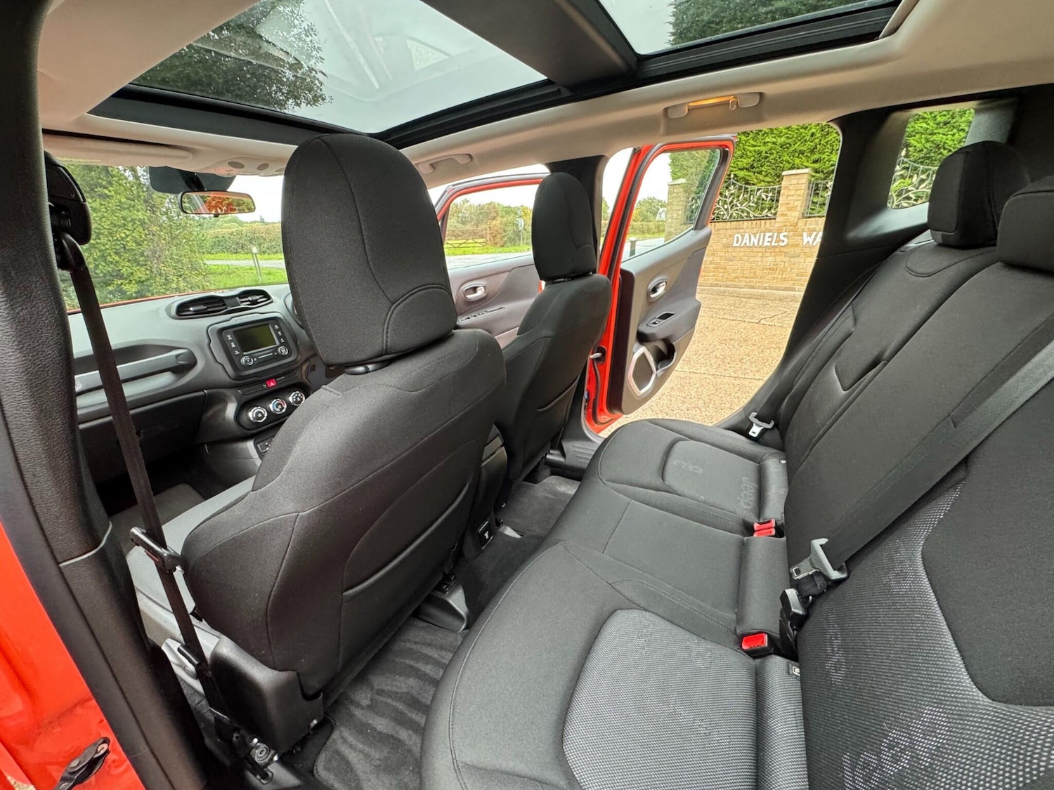 Used Jeep Renegade 2015 for sale - 76151976: Photo 51