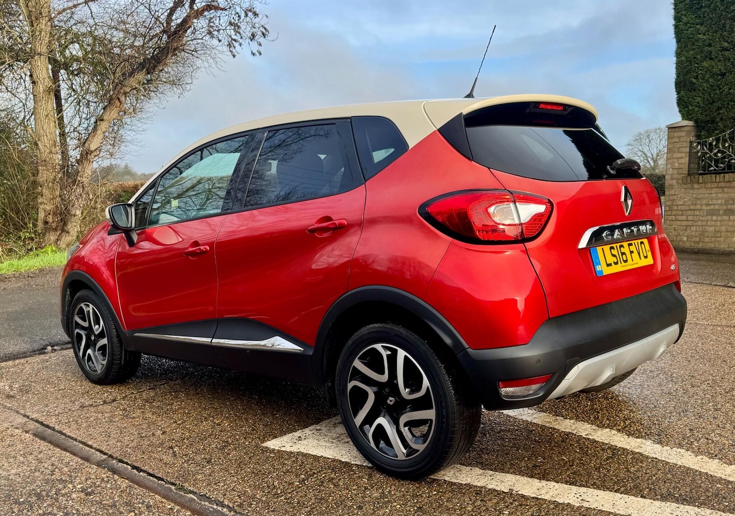 Used Renault Captur for sale - 77807614: Photo 12