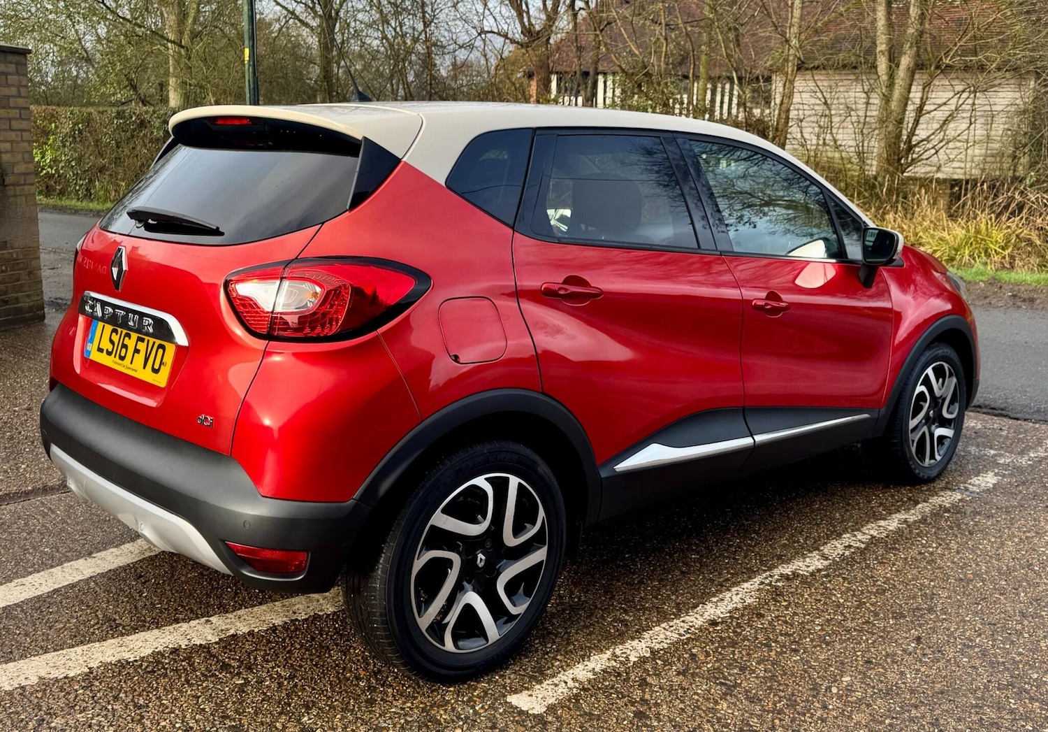 Used Renault Captur for sale - 77807614: Photo 44