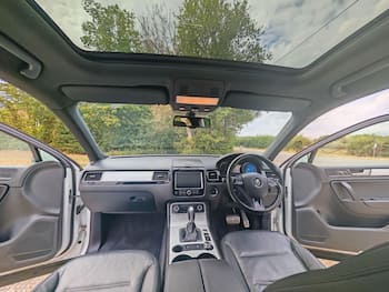 Used Volkswagen Touareg 2014 for sale - 79748611: Photo