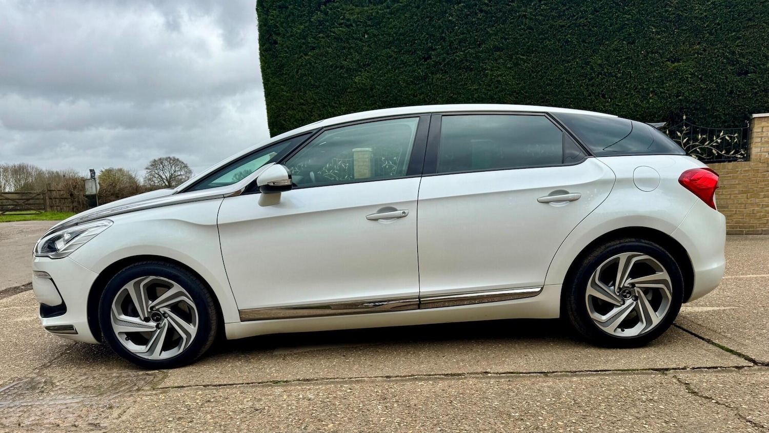 Used DS Automobiles DS 5 2016 for sale - 77853185: Photo 43