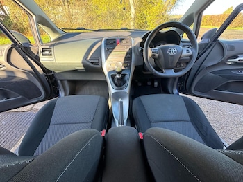 Used Toyota Auris 2010 for sale - 76646064: Photo