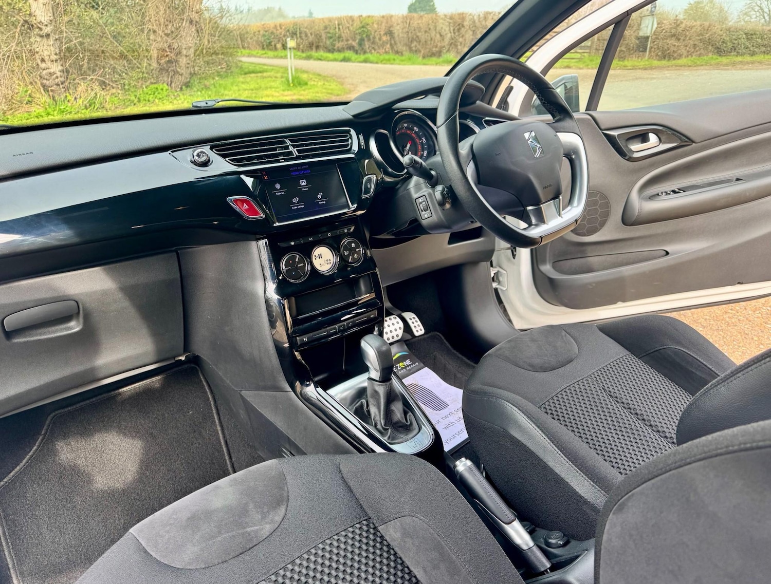 Used DS Automobiles DS 3 2017 for sale - 77984110: Photo 2