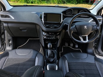 Used Peugeot 2008 2016 for sale - 79516378: Photo