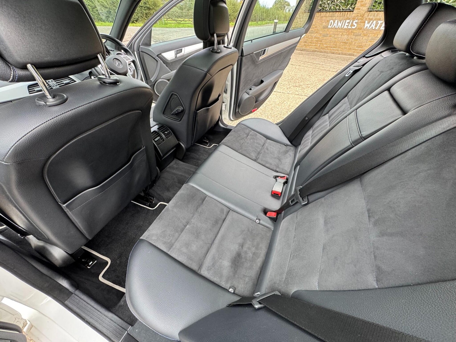 Used Mercedes-Benz C Class 2014 for sale - 76152282: Photo 64