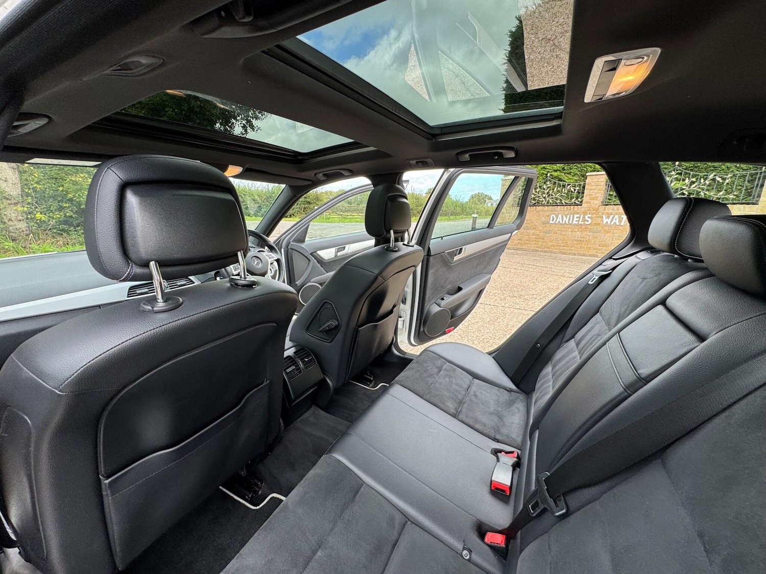 Used Mercedes-Benz C Class 2014 for sale - 76152282: Photo 65