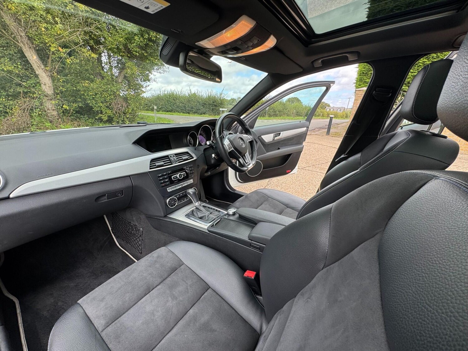 Used Mercedes-Benz C Class 2014 for sale - 76152282: Photo 67