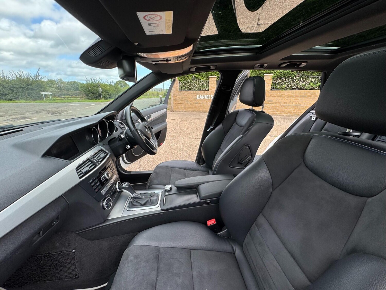 Used Mercedes-Benz C Class 2014 for sale - 76152282: Photo 70