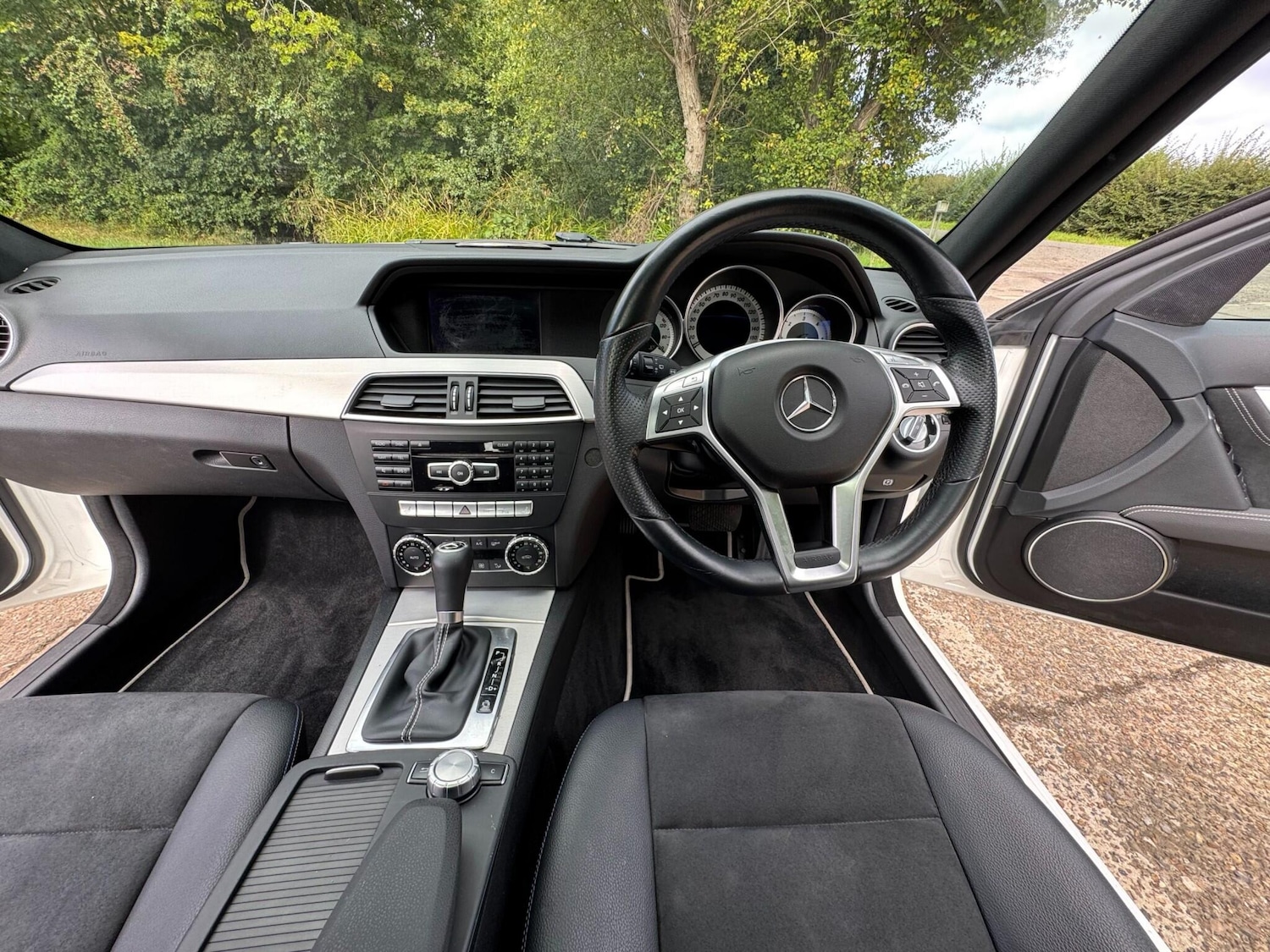 Used Mercedes-Benz C Class 2014 for sale - 76152282: Photo 86