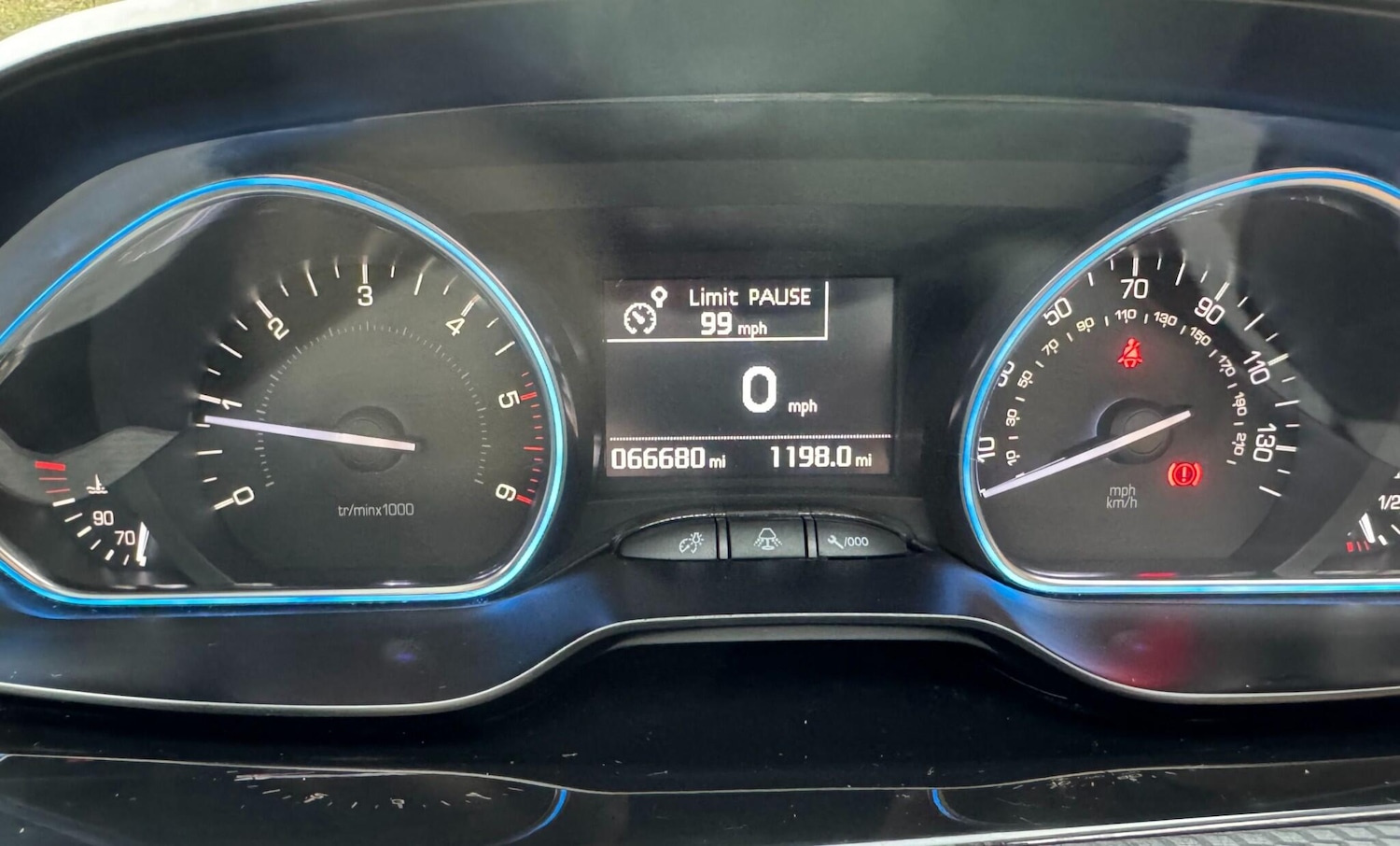 Used Peugeot 2008 2016 for sale - 76765094: Photo 20