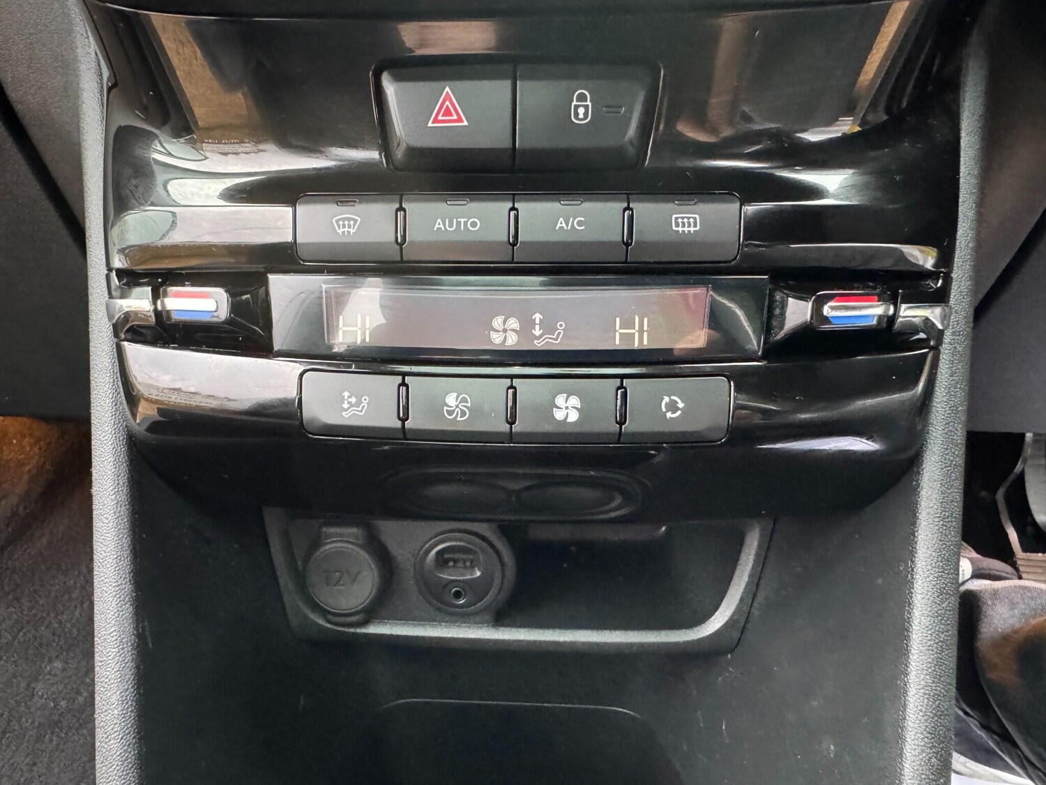 Used Peugeot 2008 2016 for sale - 76765094: Photo 93