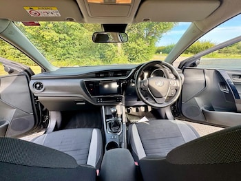Used Toyota Auris 2017 for sale - 79369686: Photo