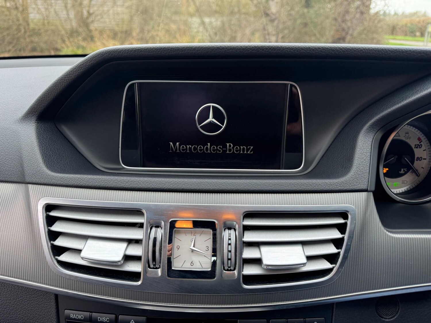 Used Mercedes-Benz E Class 2014 for sale - 77994930: Photo 16