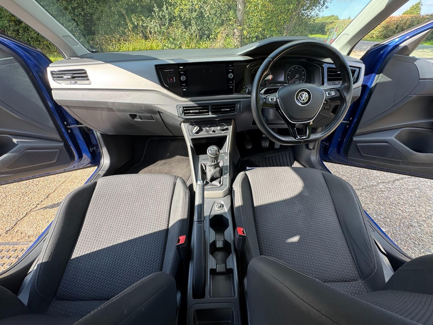 Used Volkswagen Polo 2018 for sale - 76151181: Photo 2