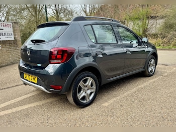 Used Dacia Sandero Stepway 2020 for sale - 77984117: Photo