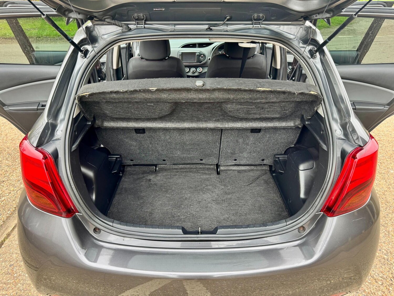 Used Toyota Yaris 2015 for sale - 78148437: Photo 14