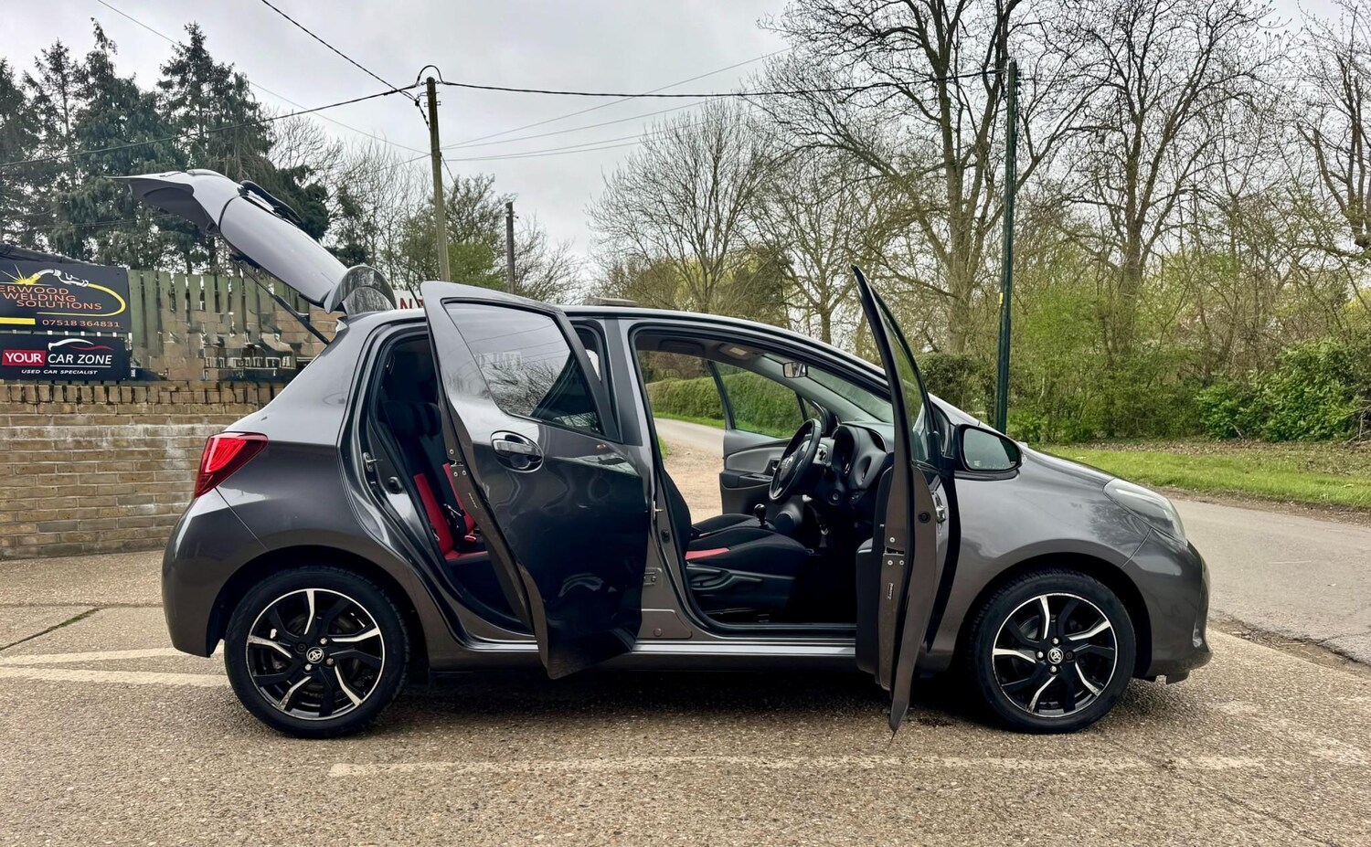 Used Toyota Yaris 2015 for sale - 78148437: Photo 24