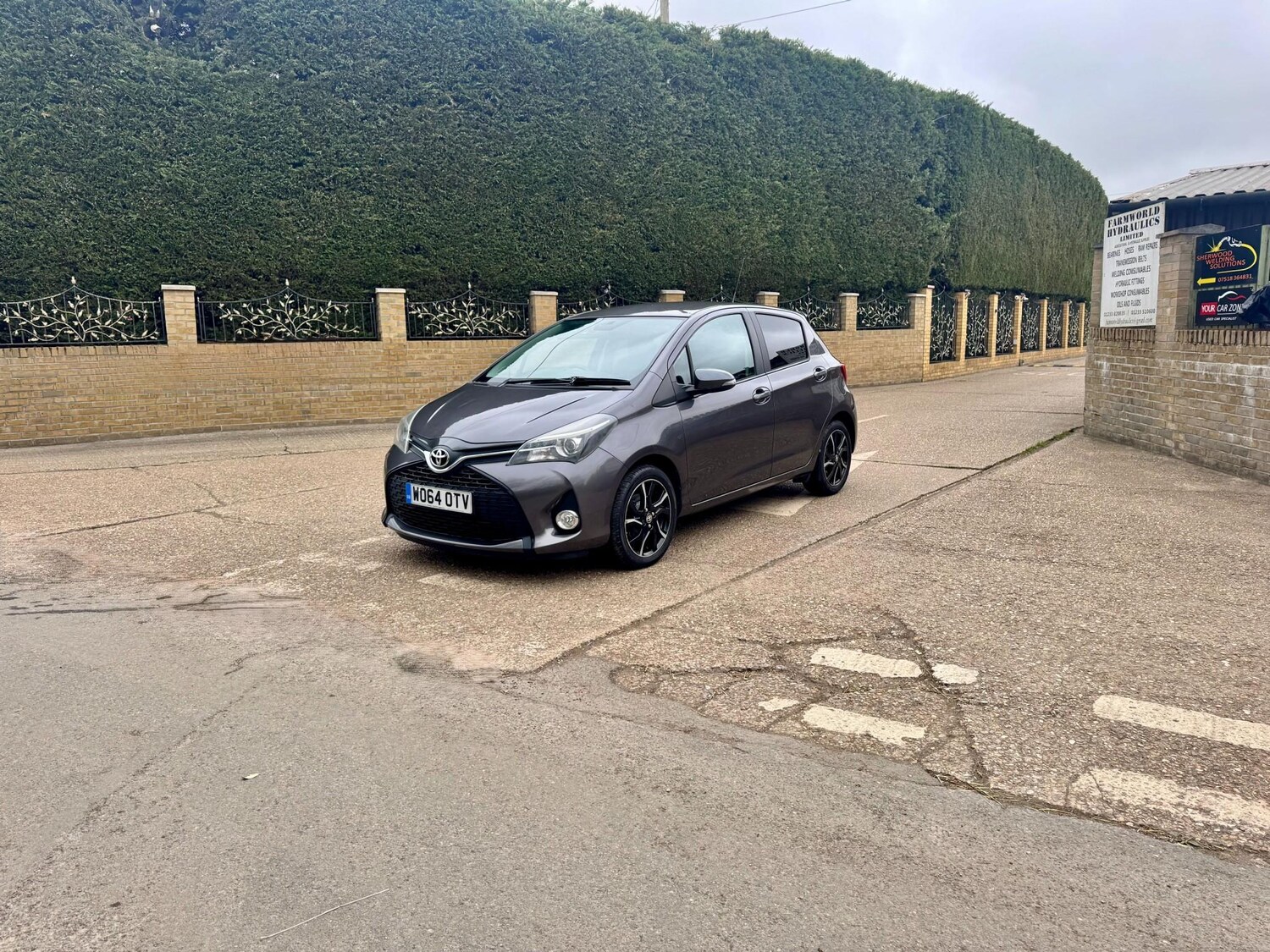 Used Toyota Yaris 2015 for sale - 78148437: Photo 27