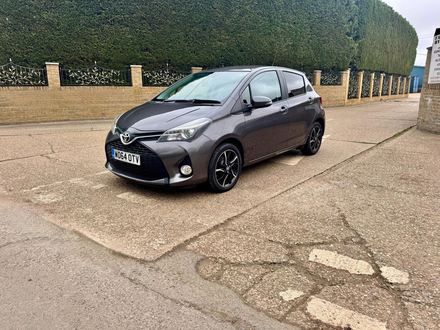 Used Toyota Yaris 2015 for sale - 78148437: Photo 38