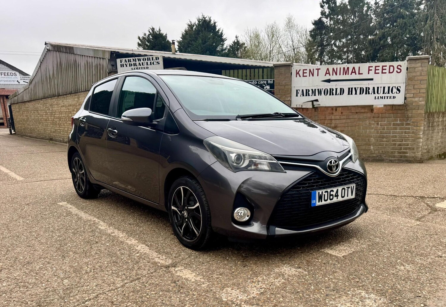 Used Toyota Yaris 2015 for sale - 78148437: Photo 43