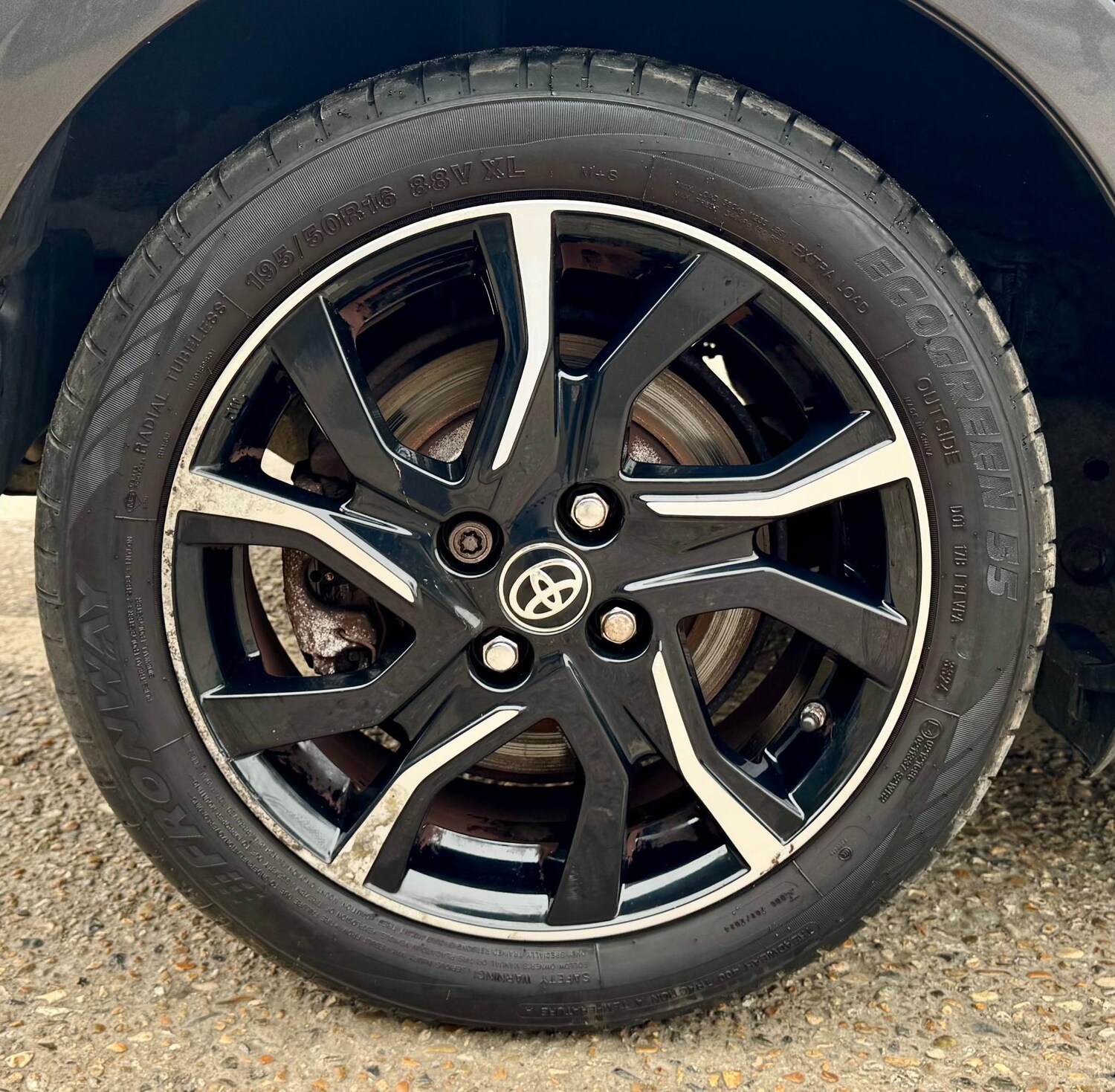 Used Toyota Yaris 2015 for sale - 78148437: Photo 45