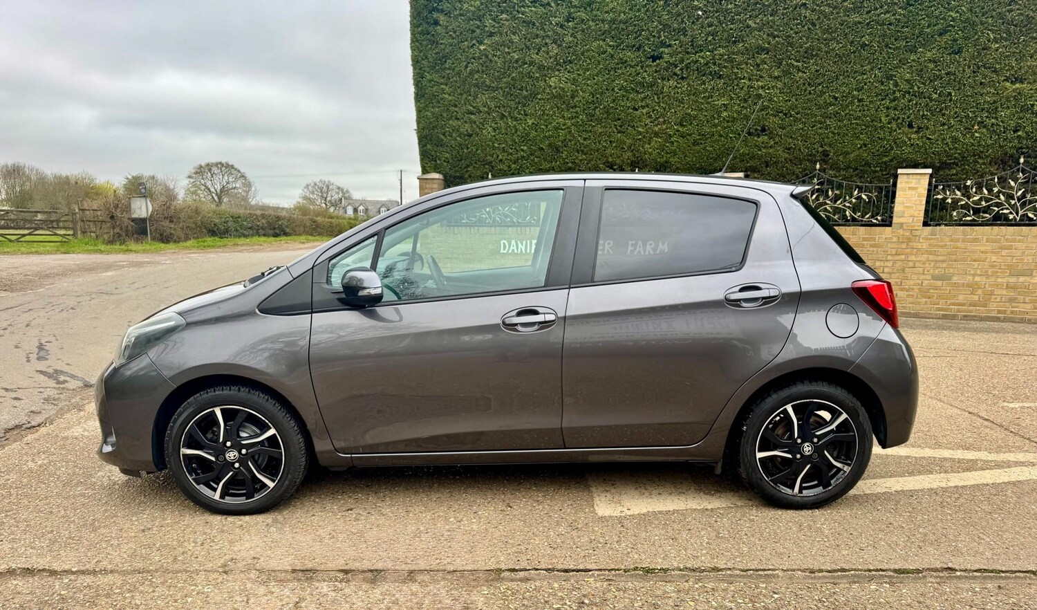 Used Toyota Yaris 2015 for sale - 78148437: Photo 51