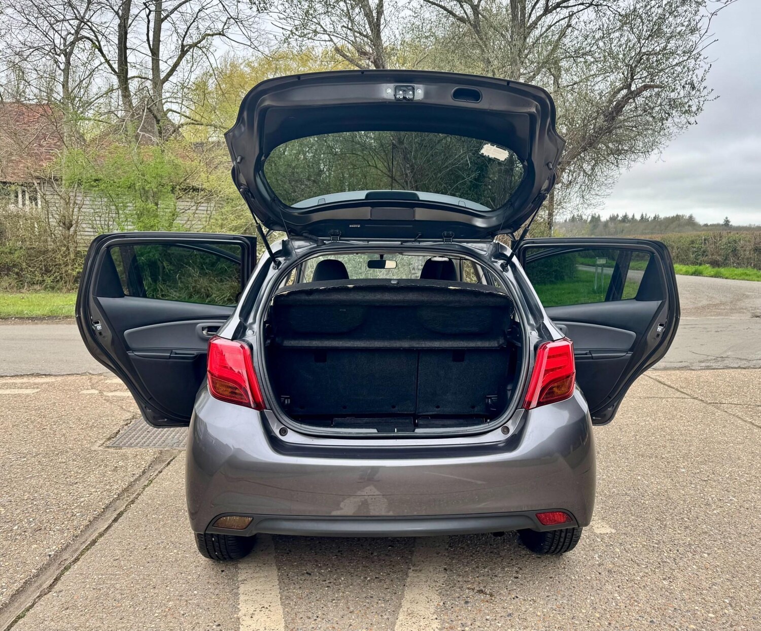 Used Toyota Yaris 2015 for sale - 78148437: Photo 57