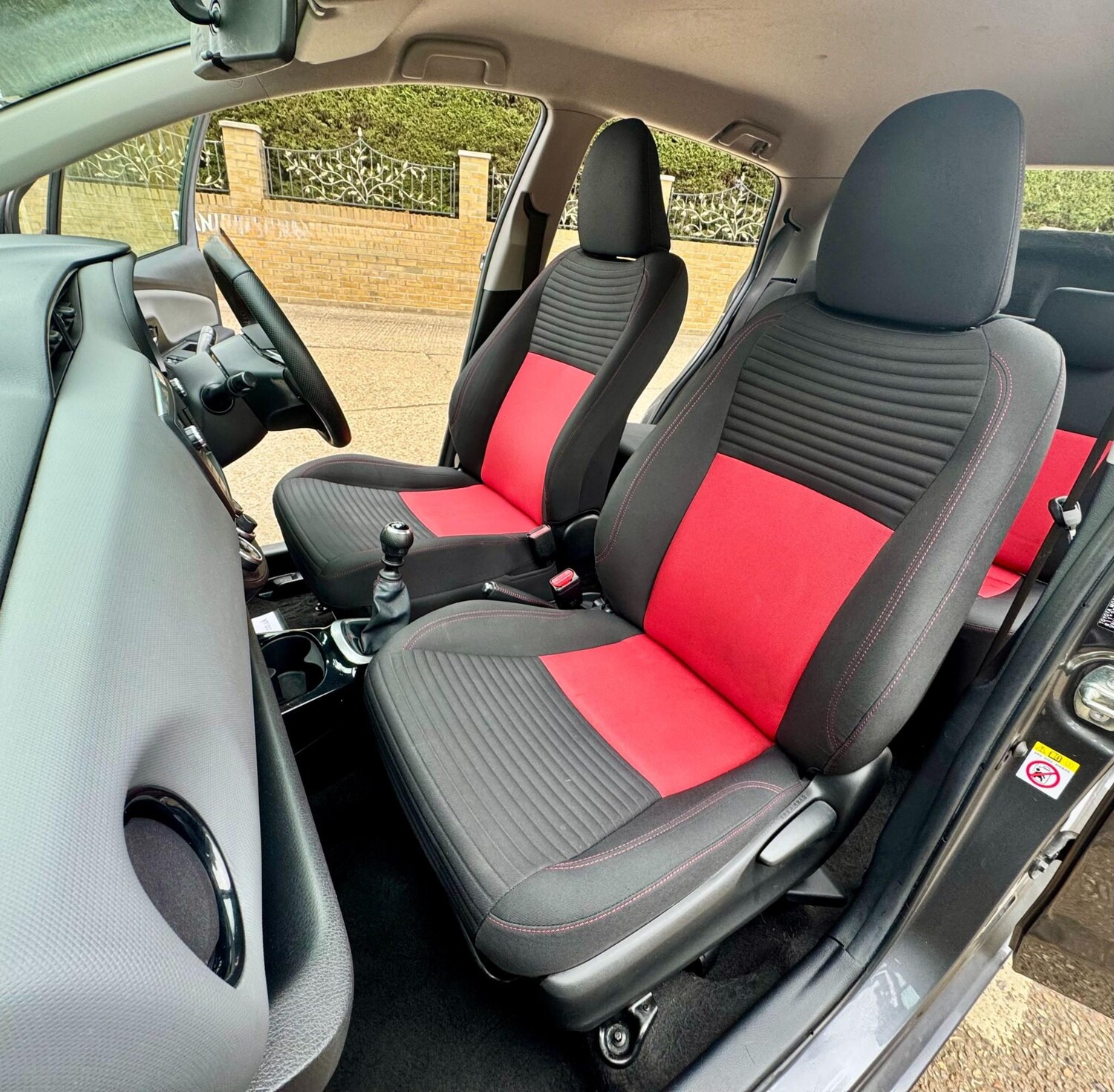 Used Toyota Yaris 2015 for sale - 78148437: Photo 63