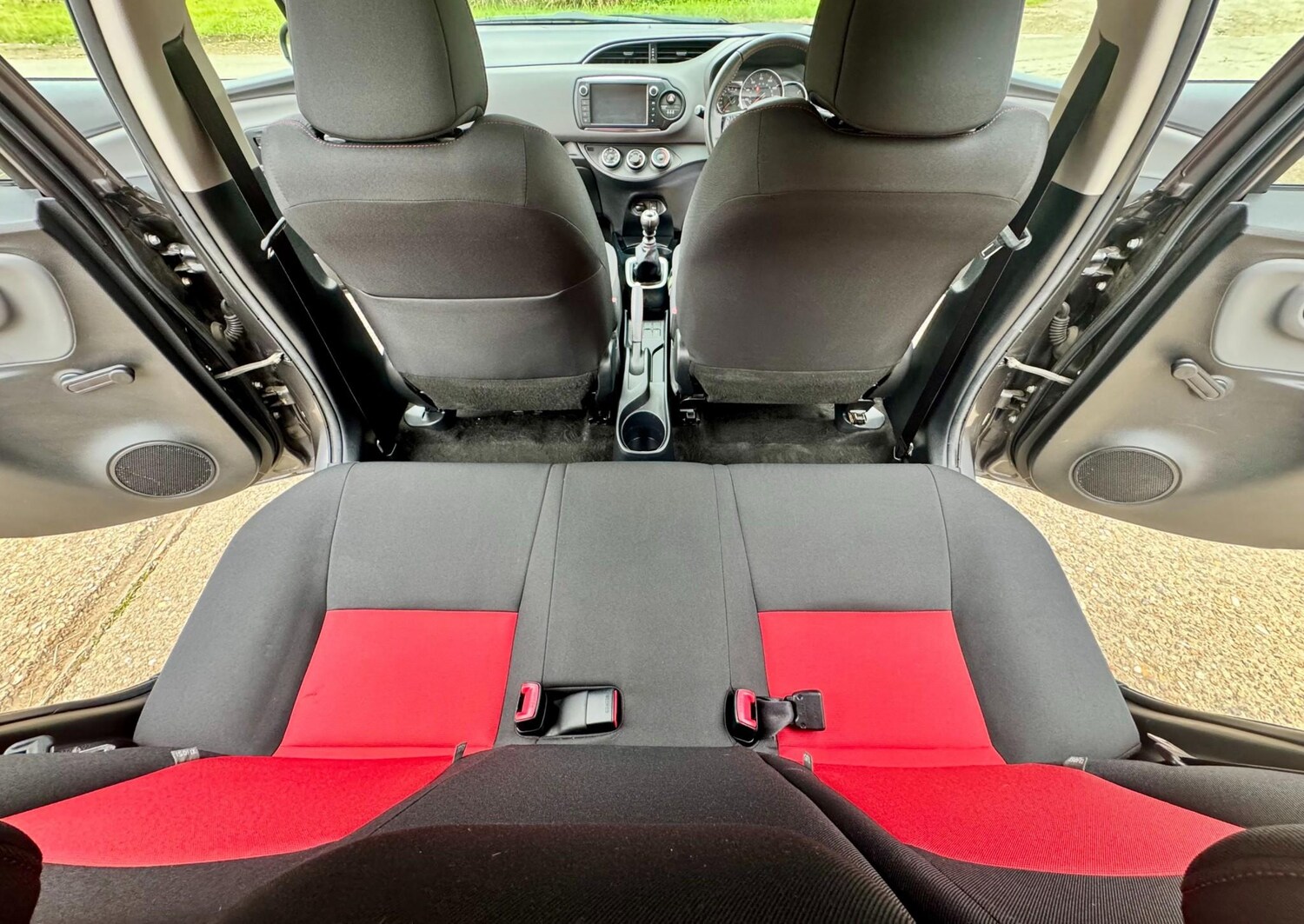 Used Toyota Yaris 2015 for sale - 78148437: Photo 73