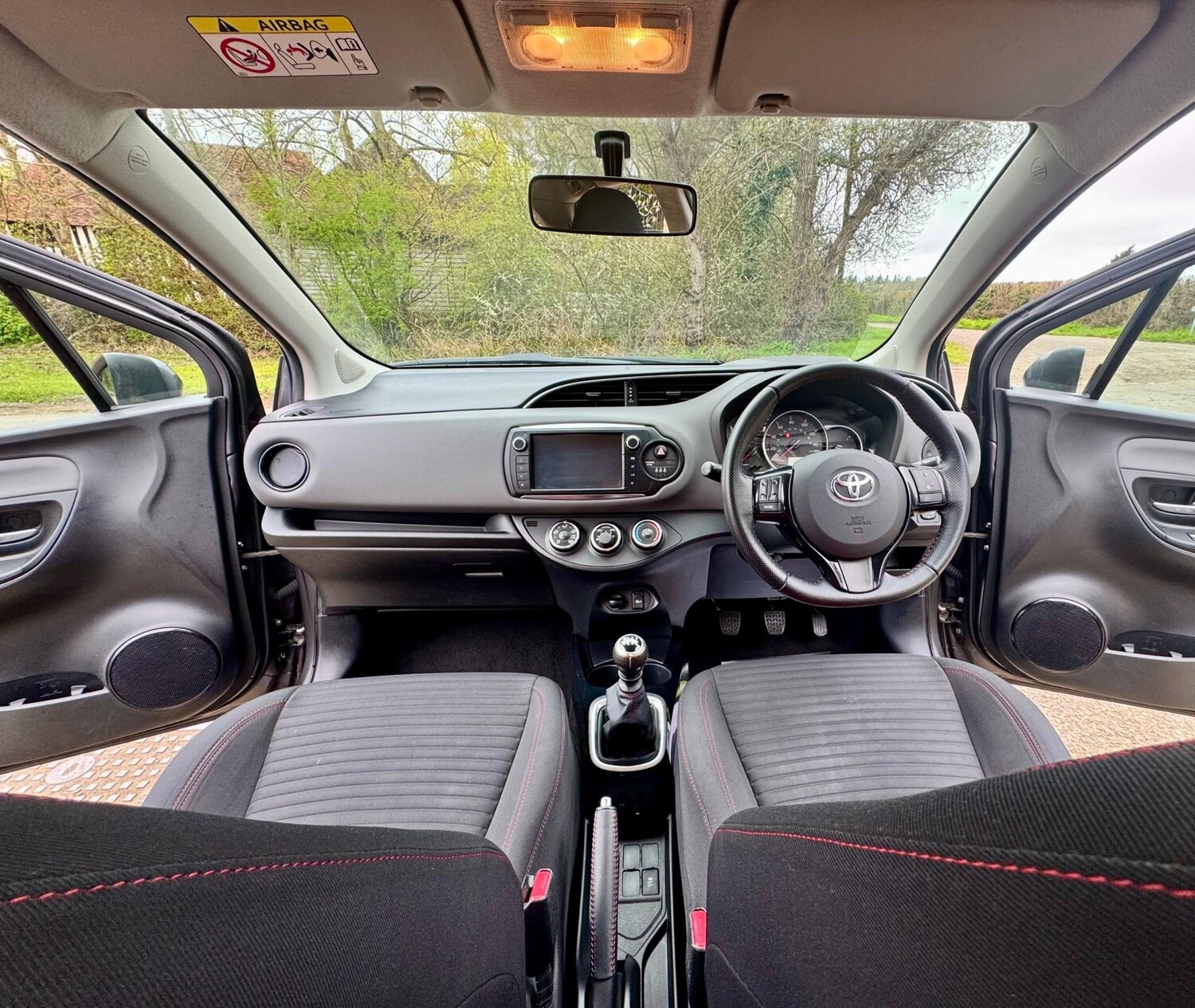 Used Toyota Yaris 2015 for sale - 78148437: Photo 76