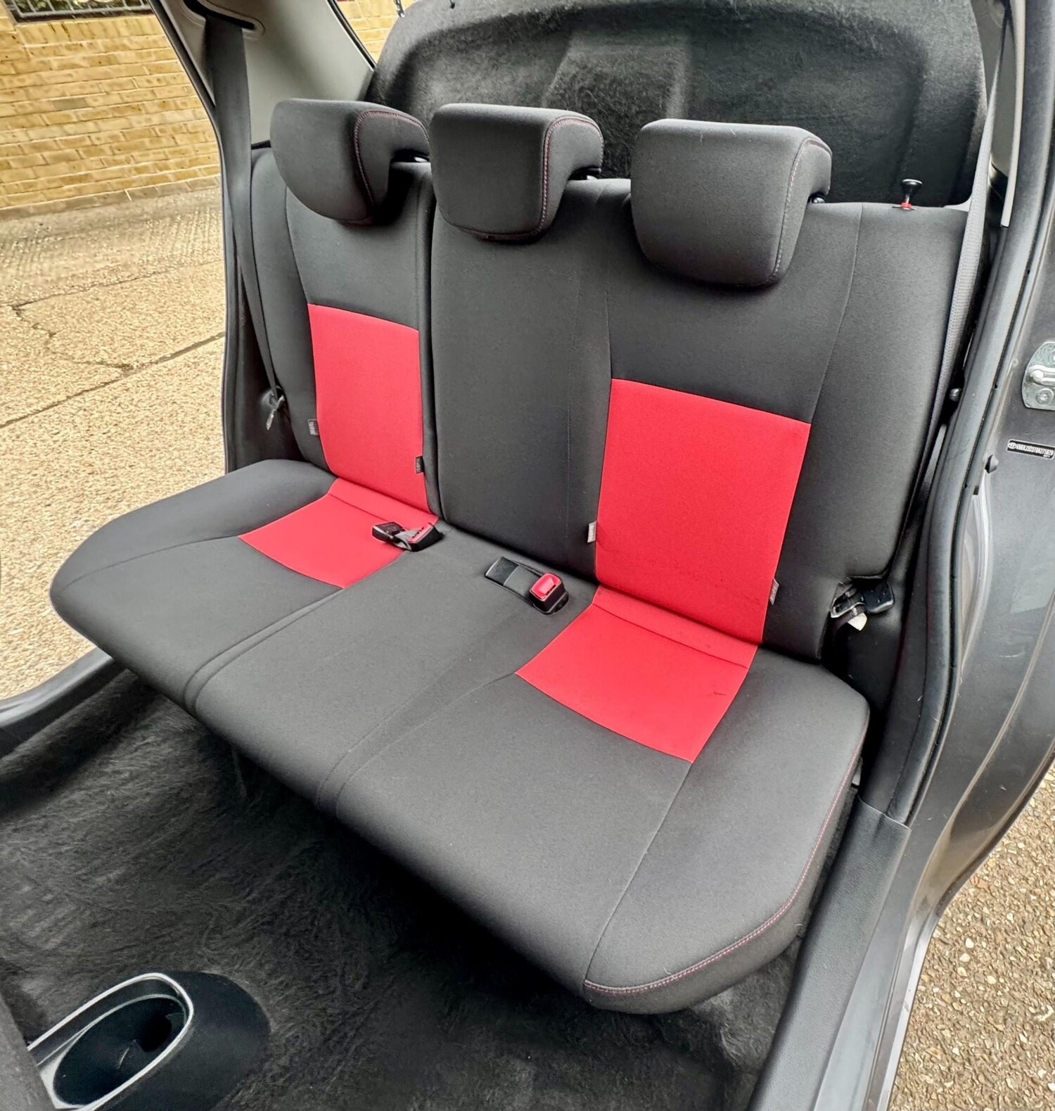 Used Toyota Yaris 2015 for sale - 78148437: Photo 89