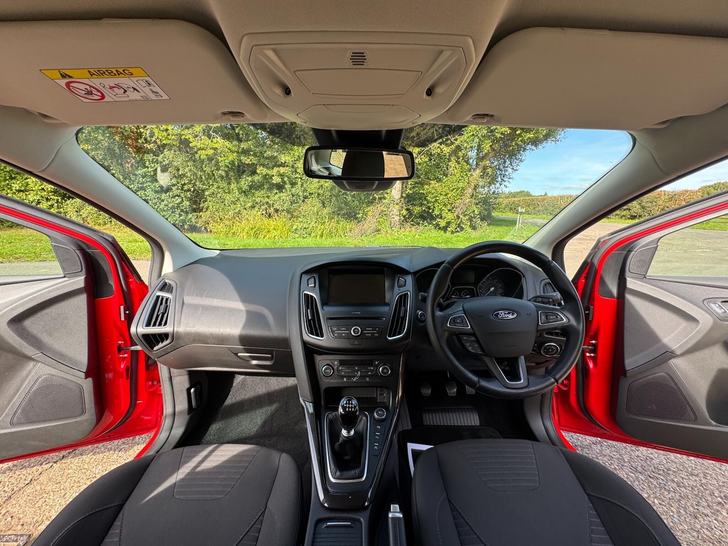Used Ford Focus 2017 for sale - 76151894: Photo 2