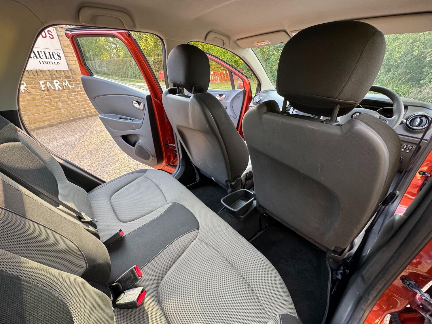 Used Renault Captur 2015 for sale - 76995364: Photo 15