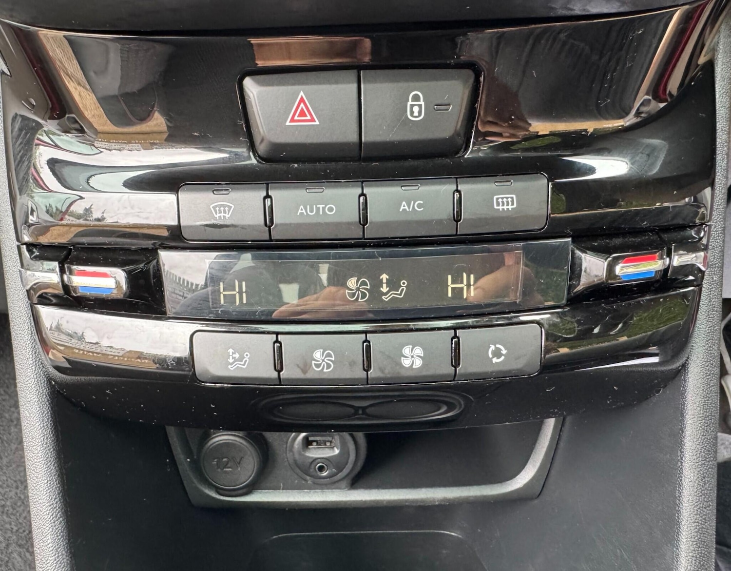 Used Peugeot 208 2016 for sale - 76360334: Photo 14