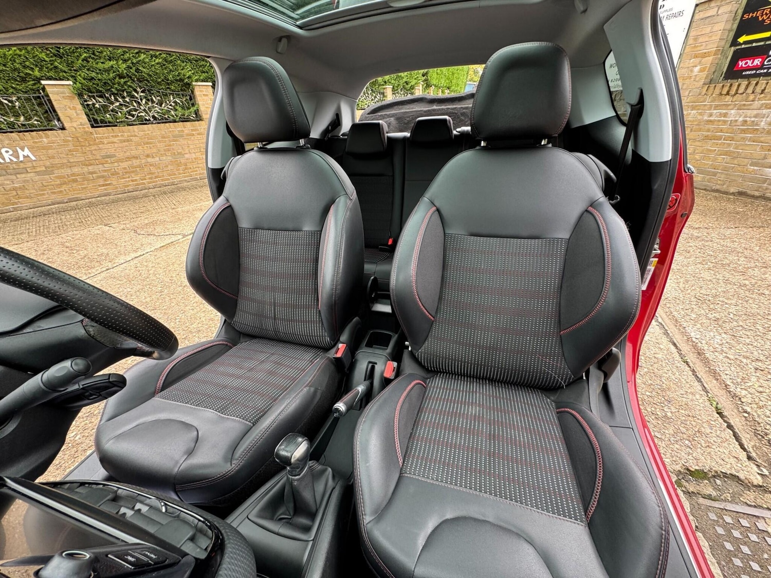 Used Peugeot 208 2016 for sale - 76360334: Photo 29