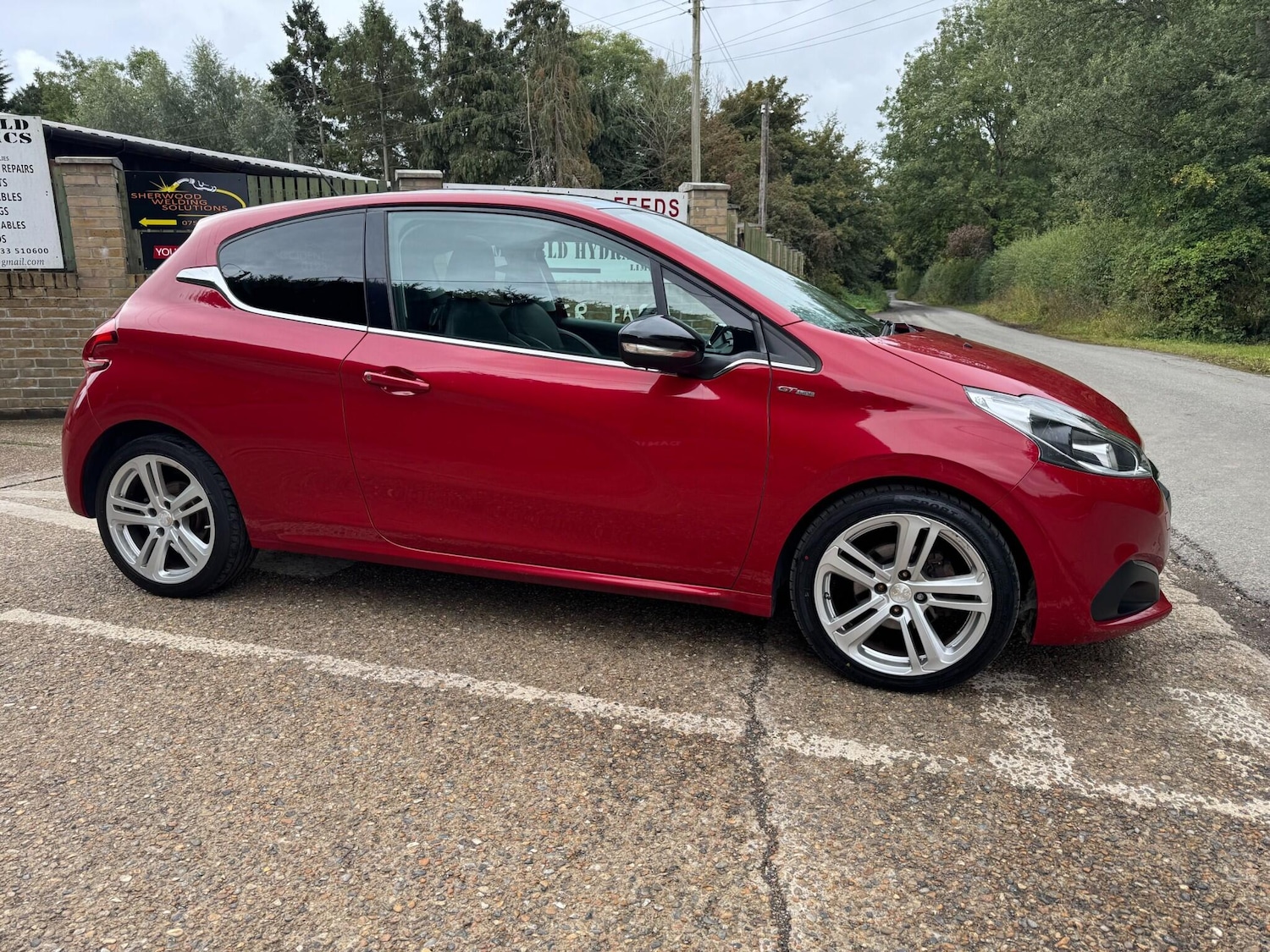 Used Peugeot 208 2016 for sale - 76360334: Photo 3