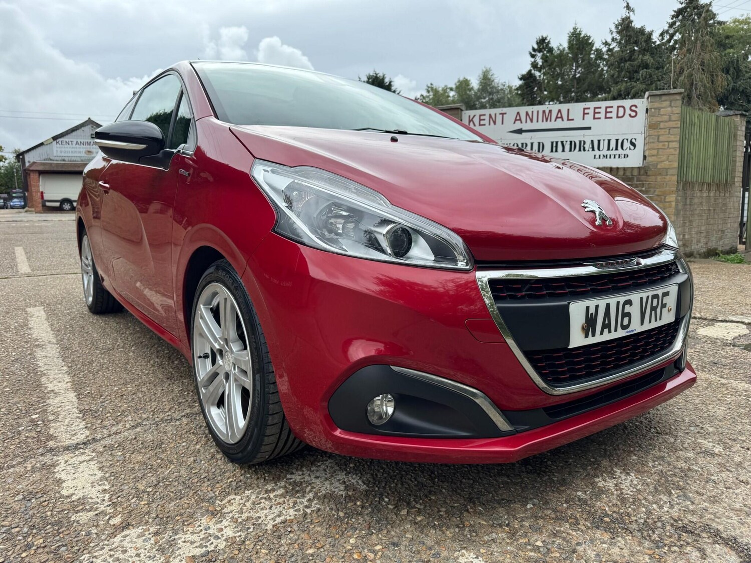Used Peugeot 208 2016 for sale - 76360334: Photo 36