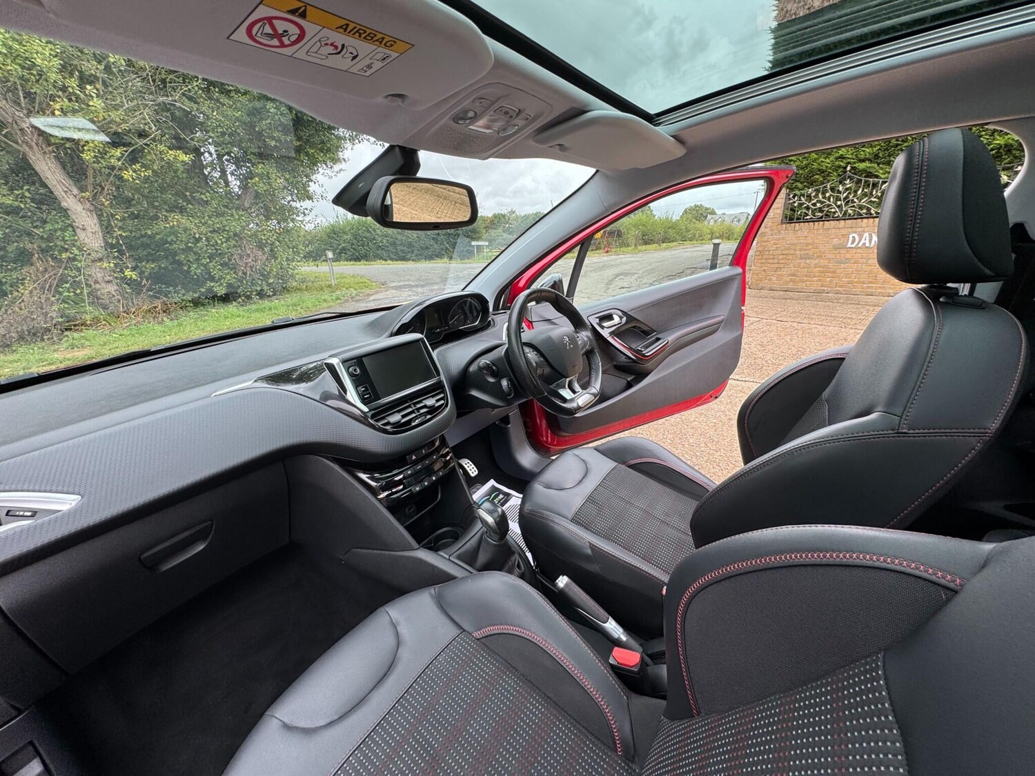 Used Peugeot 208 2016 for sale - 76360334: Photo 69