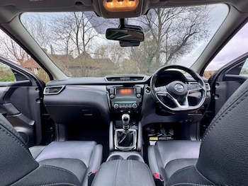 Used Nissan Qashqai 2017 for sale - 77510699: Photo