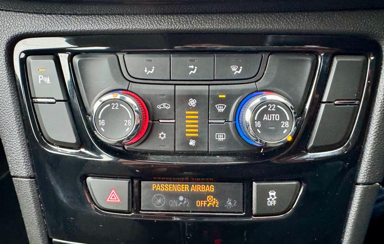 Used Vauxhall Mokka X 2017 for sale - 77984089: Photo 19