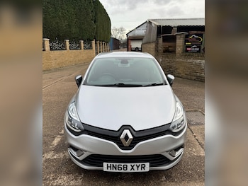 Used Renault Clio 2018 for sale - 76936644: Photo