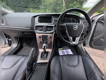 Used Volvo V40 2015 for sale - 79128969: Photo