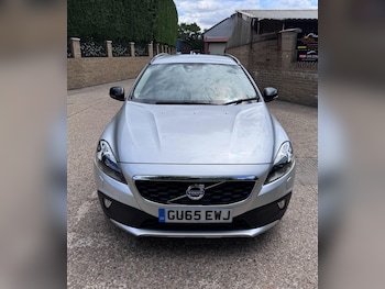 Used Volvo V40 2015 for sale - 79128969: Photo