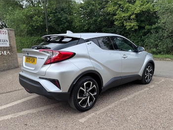 Used Toyota C-HR 2019 for sale - 78755373: Photo