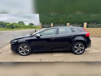 Used Volvo V40 2015 for sale - 78936025: Photo