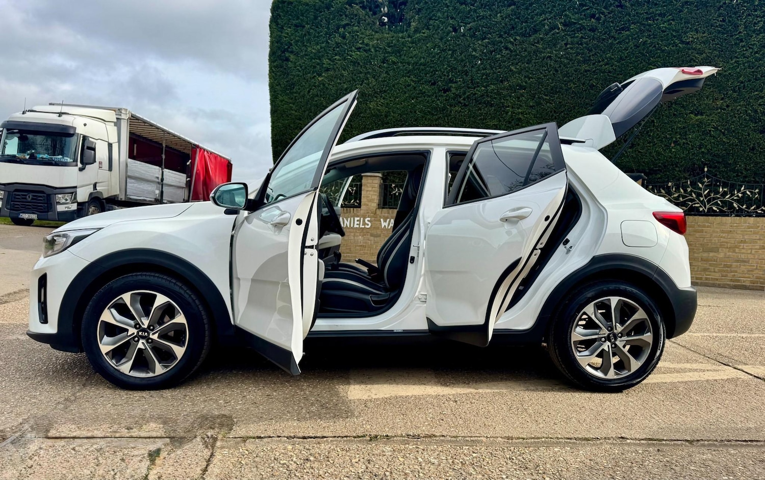 Used Kia Stonic 2019 for sale - 78002272: Photo 5